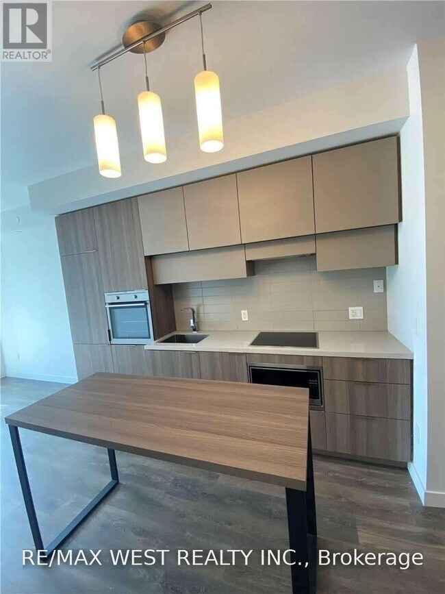 Photo - 8 Eglinton Ave E Unit 909
