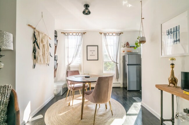 Dining Area - 14A Stockholm St Apartments Unit 2