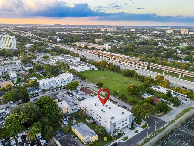 3728 NW 19th Ave Unit 2