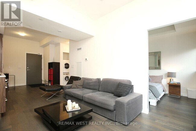 Photo - 17 Dundonald St Unit 309