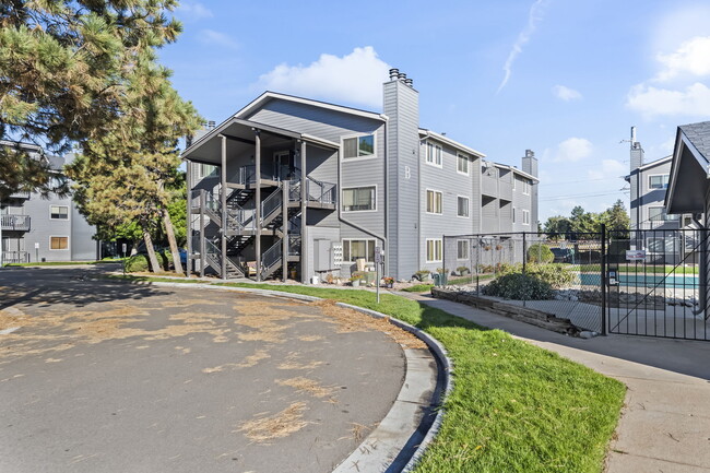 Building Photo - 8100 W Quincy Ave Unit B11