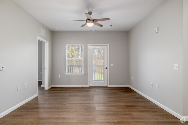 3BR, 2BA - 1,319SF - Living Room
