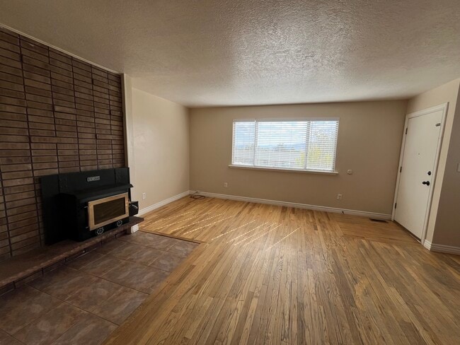 Building Photo - 245 Cherry Hill Dr Unit 245 Rental