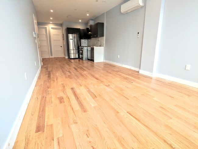 Photo - 218 Quincy St