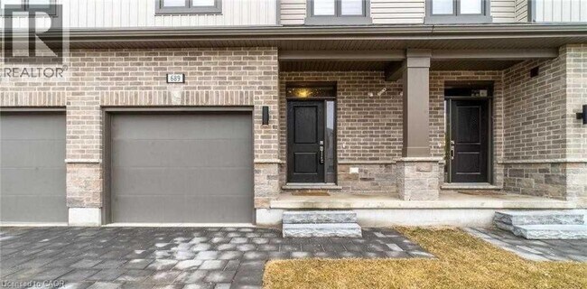 Photo - 689 Chelton Rd