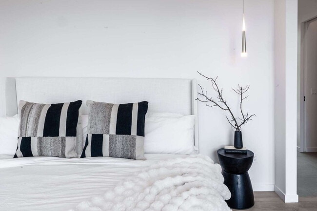 Photo - Modern Luxury Rental with Unobstructed Fla...