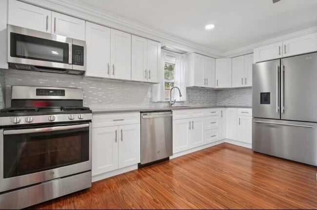 Kitchen - 511 New York Ave Unit 2nd Floor