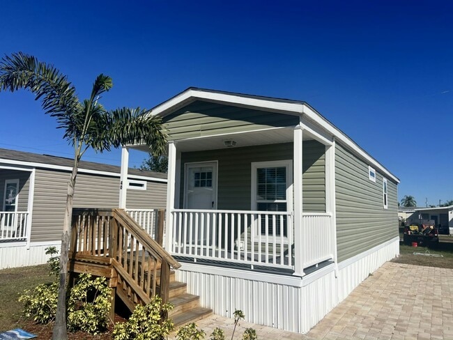 Building Photo - 40 Betty Dr