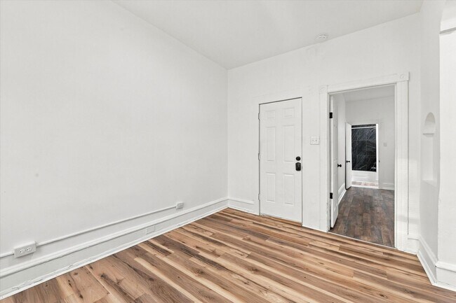 1216 N 41st St Unit 2F