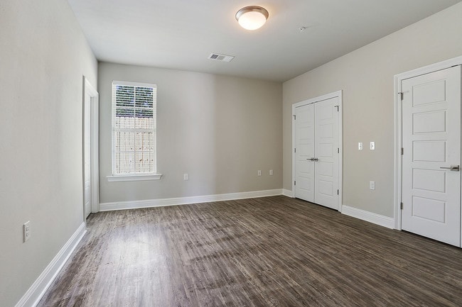 Photo - Stone Creek Apartments