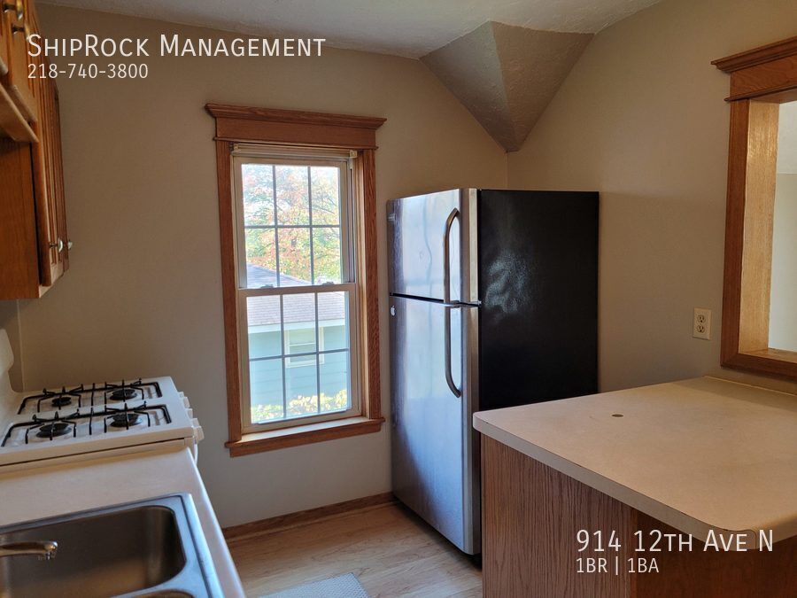 Photo - 914 12th Ave N