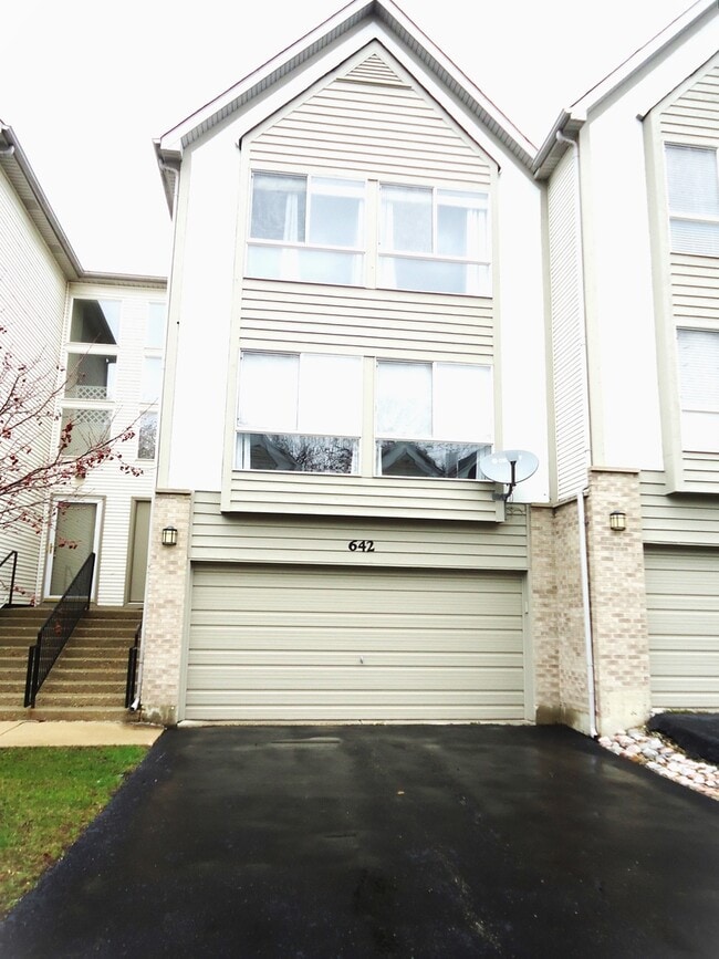 Photo - 642 Diamond Pointe Dr