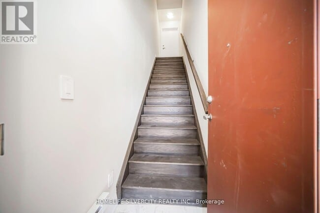 Photo - 1577 Rose Way