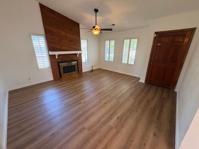 Photo - Nice 2 bedroom, 2 bathroom home for Rent in North Visalia.