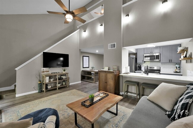 Building Photo - 3900 Aspen Dr Unit C203 Rental