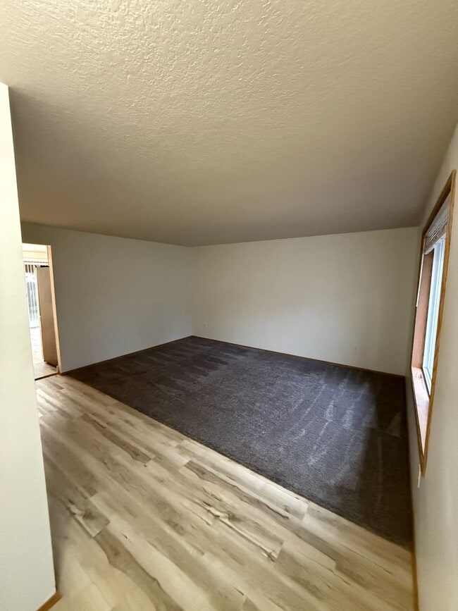 Photo - Updated, ITs a must see........ 3 bedroom, 2 bath - Village on the Ridge Phase 2 subdivision