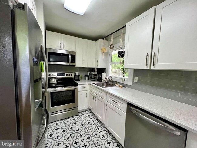 Photo - 7002 Quander Rd