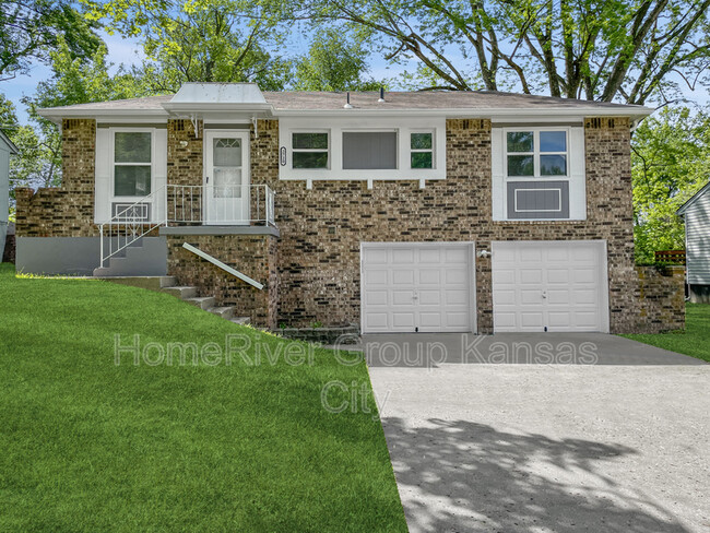 Photo - 2720 NW Castle Dr House