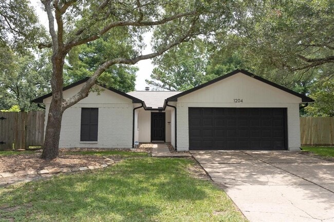 Building Photo - 1204 Osborne Dr Rental