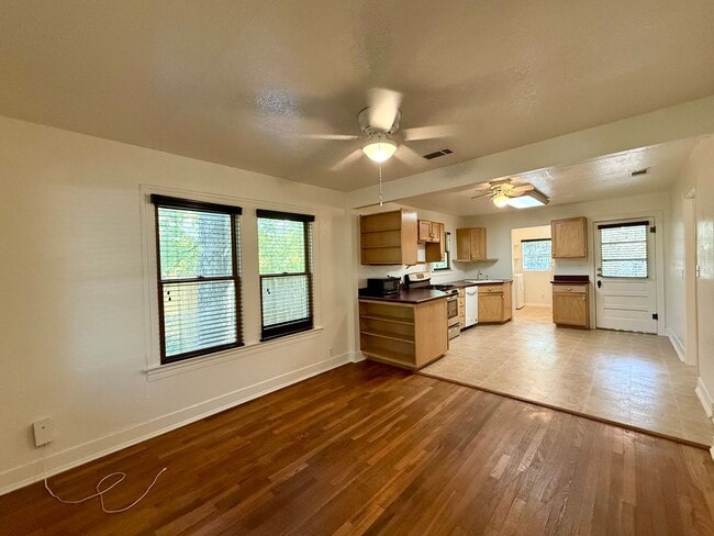 Photo - 4709 Avenue H