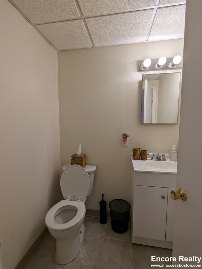Photo - 1078 Boylston St Unit 2