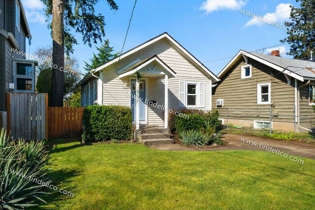 Building Photo - Charming 1-Bedroom Home in Portsmouth with A/C, Fenced Yard & Off-Street Parking