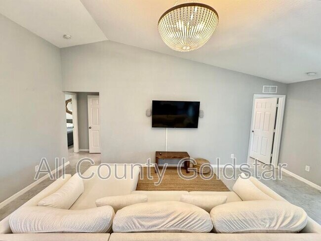 Photo - 11373 Visby Ave