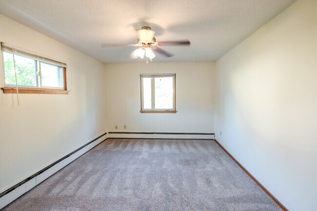 Bryant Ave Apartments | 2550