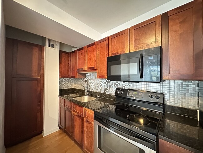 Photo - 4180 N Marine Dr Unit 118