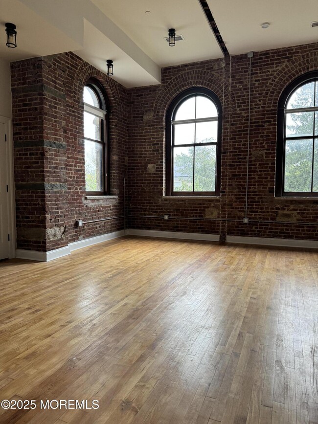 Building Photo - 179 Chelsea Ave Unit 210 Rental