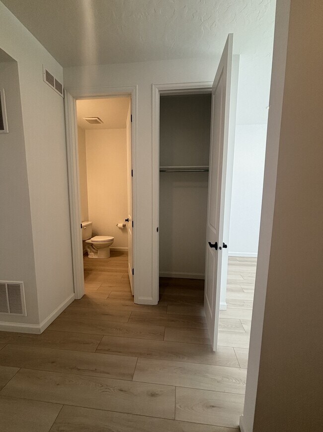 5516 N Solo St