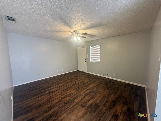 Photo - 106 Cockerham St