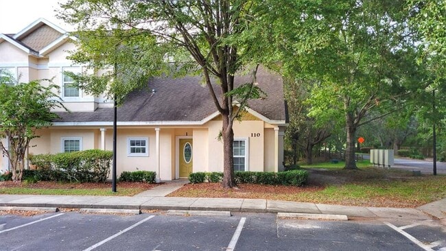 Building Photo - 110 SW 145th Dr Unit 1