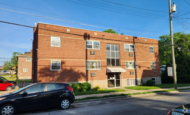 Building Photo - 805 Harris Ave Unit 1 Rental