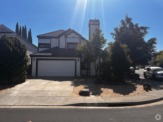 Building Photo - Wonderfully updated Waterman Highlands Home