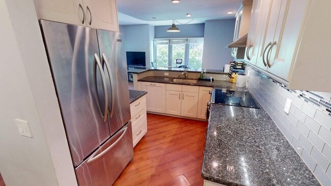 Photo - Upgraded 2bd/2Ba Mariana District Condo - ...