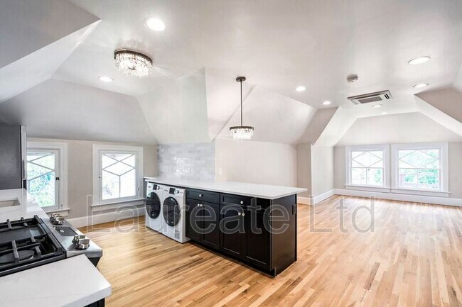Photo - 1126 Lafayette St Unidad #4