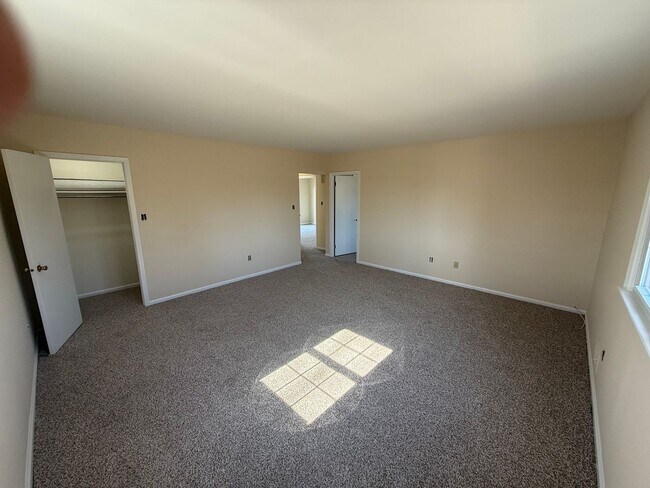 Photo - 355 W Broad St Unidad B