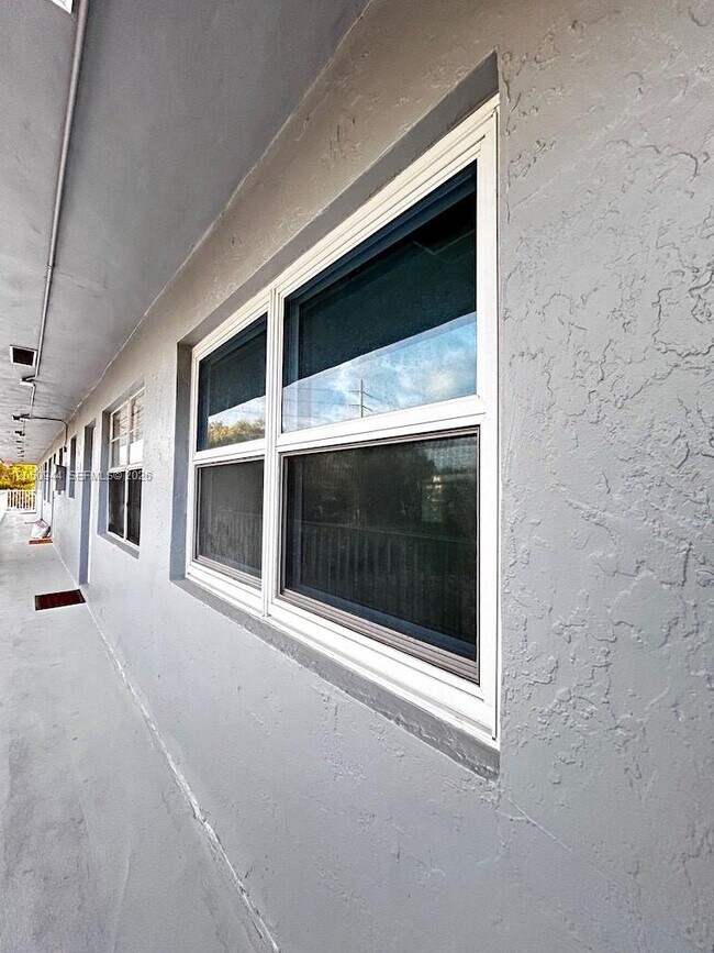 Photo - 3265 Griffin Rd Unit 205