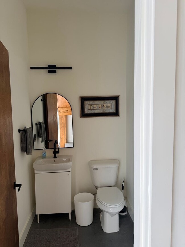 Photo - Contemporary Modern Living in North Knoxville! 37917 - 3 Bedroom, 2.5 Bath Stunning 2-story Conte...