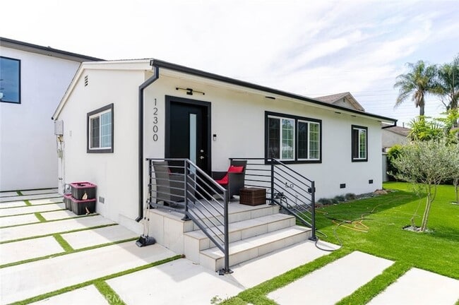 Building Photo - 12300 Stagg St