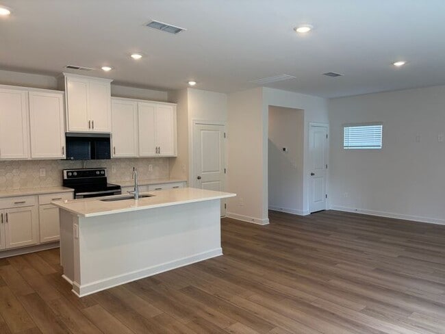 Photo - Brand New Build! 4 Bedrooms