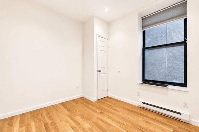Photo - 320 Manhattan Ave Unit 02