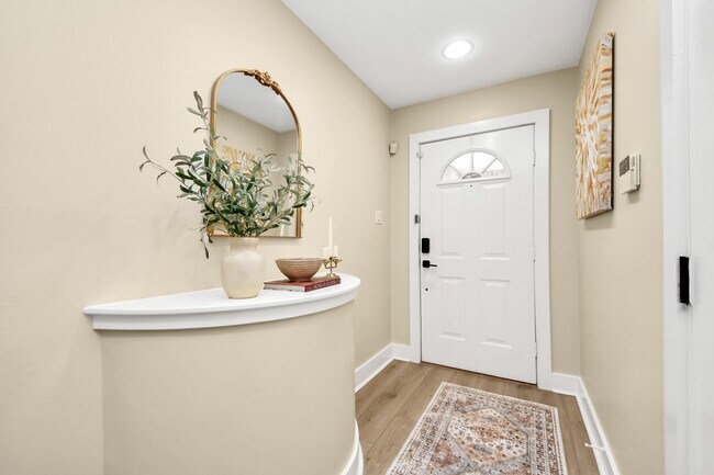 Photo - 5941 S Loop E Unit 203