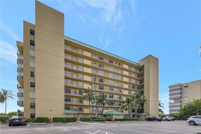 Building Photo - 7380 S Ocean Dr Unit 420