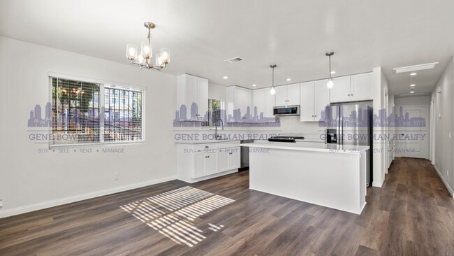 Photo - 531 E 15th St