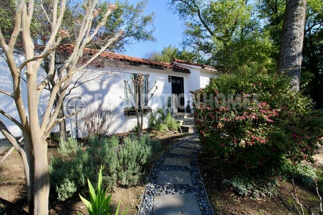 Building Photo - Creative Cottage Retreat – Near Downtown San Anselmo- Music Studio - A/C - FOUNDATION