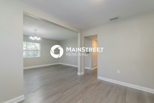 Photo - 3 Bedroom Pet-Friendly Home in WINTER HAVEN, FL with Main Street Renewal