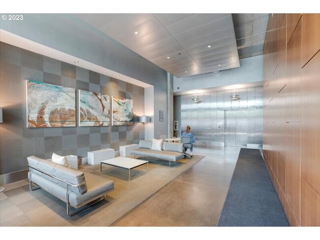 Photo - 1926 W Burnside St