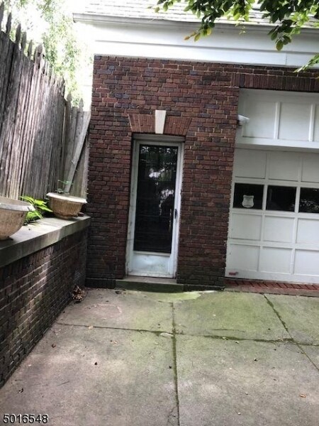 Photo - 271 Elwood Ave